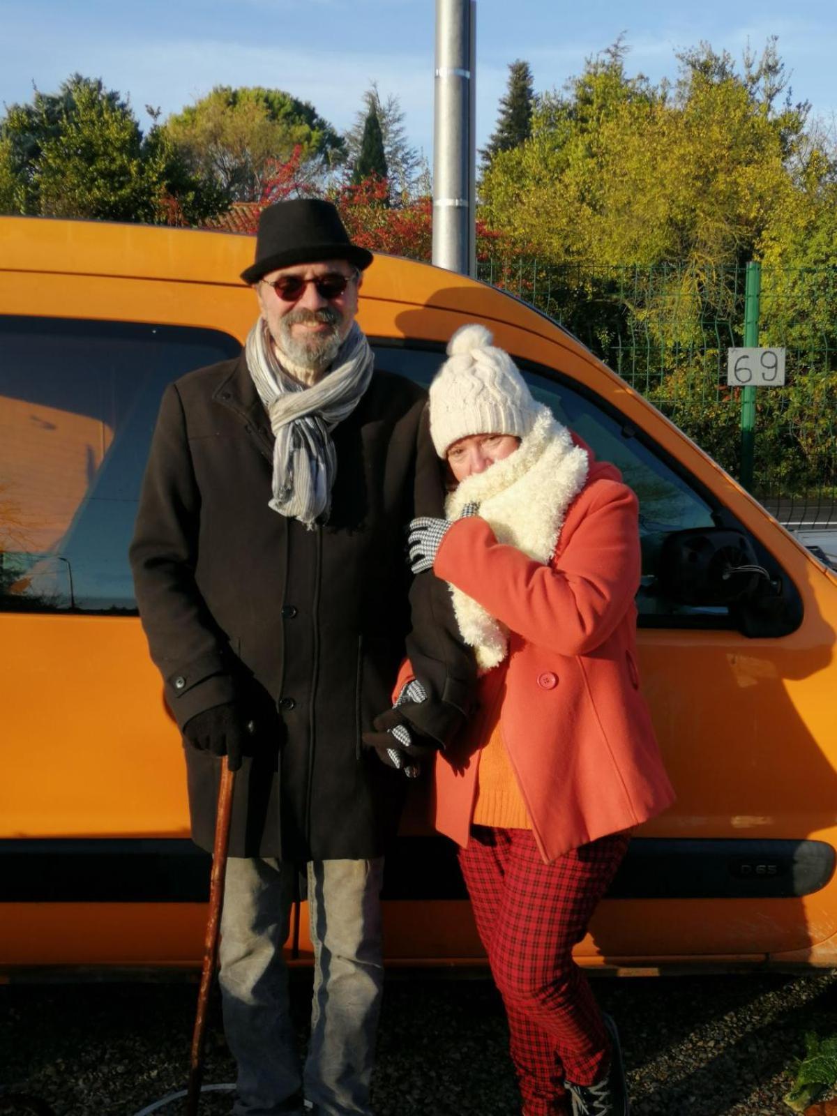 La Fee Viviane Et Michel L'Enchanteur Robion en Luberon Exterior foto